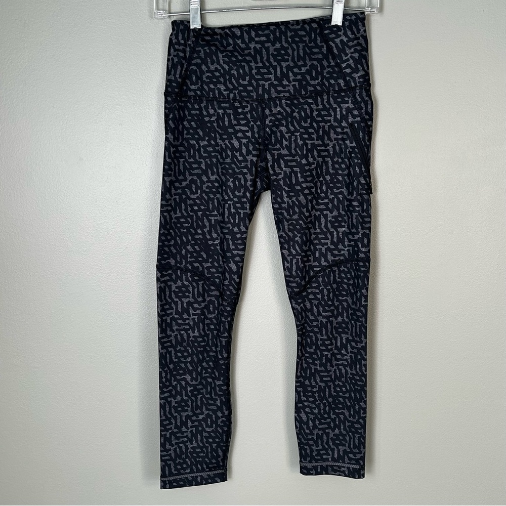 Lululemon leggings size 4 23” limited edition black grey women’s workout